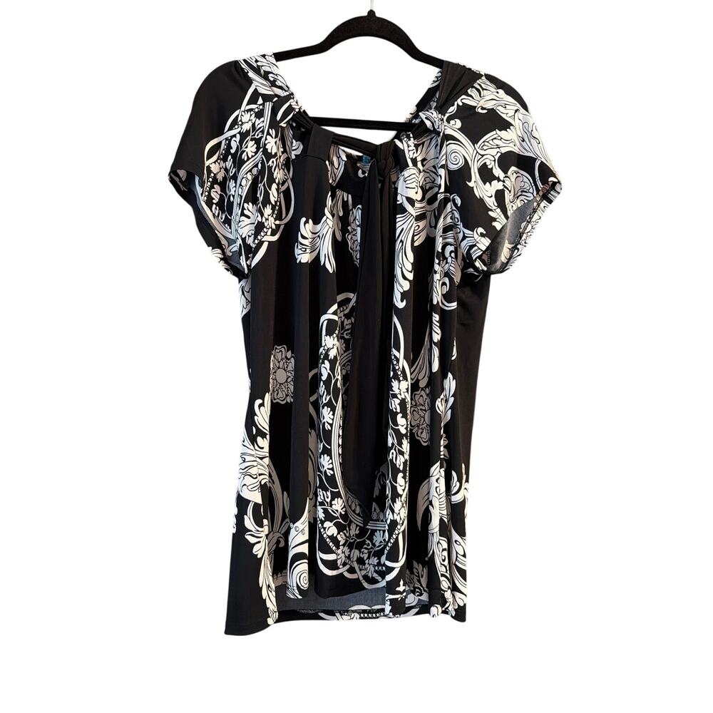 Yummy Plus! Women's Plus Size Black White Abstract Print Tie Neck Blouse Size 2X